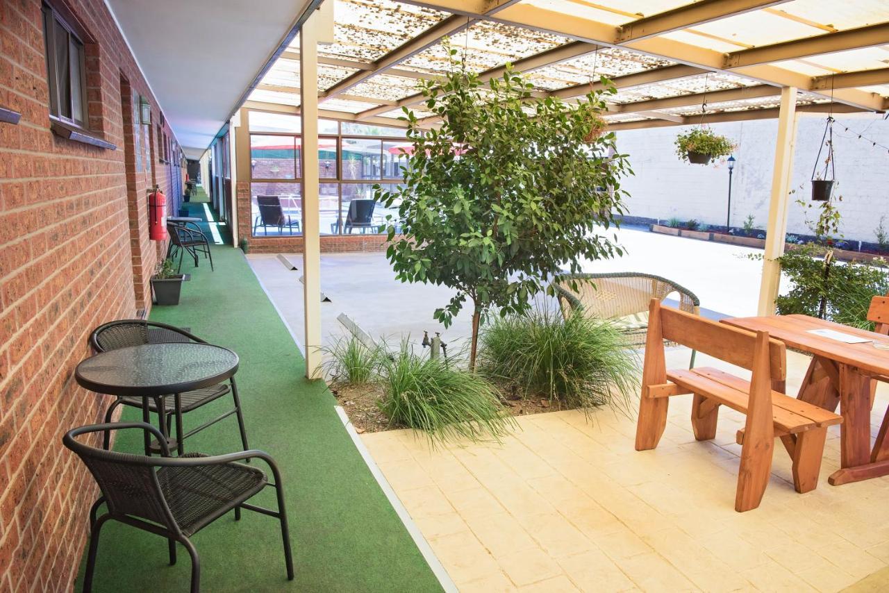 Elm Court Motel Албъри Екстериор снимка