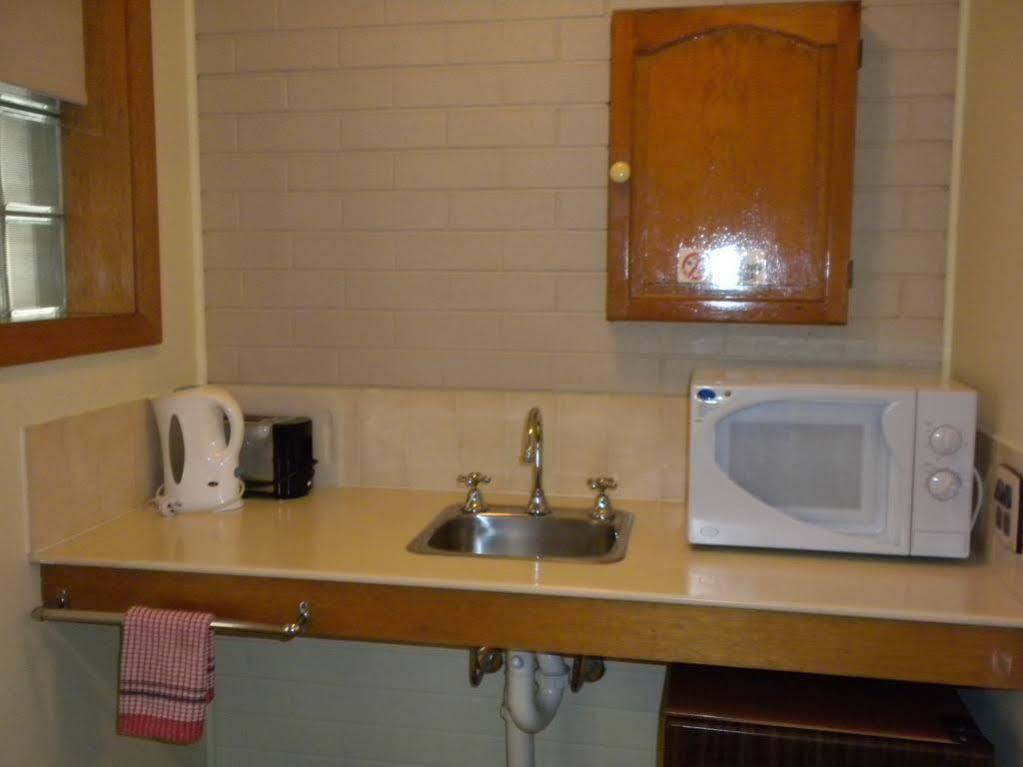 Elm Court Motel Албъри Екстериор снимка