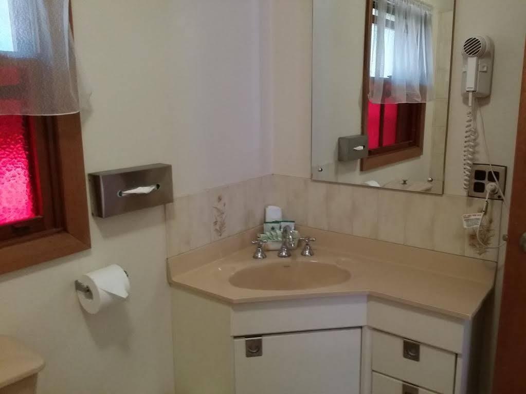 Elm Court Motel Албъри Екстериор снимка