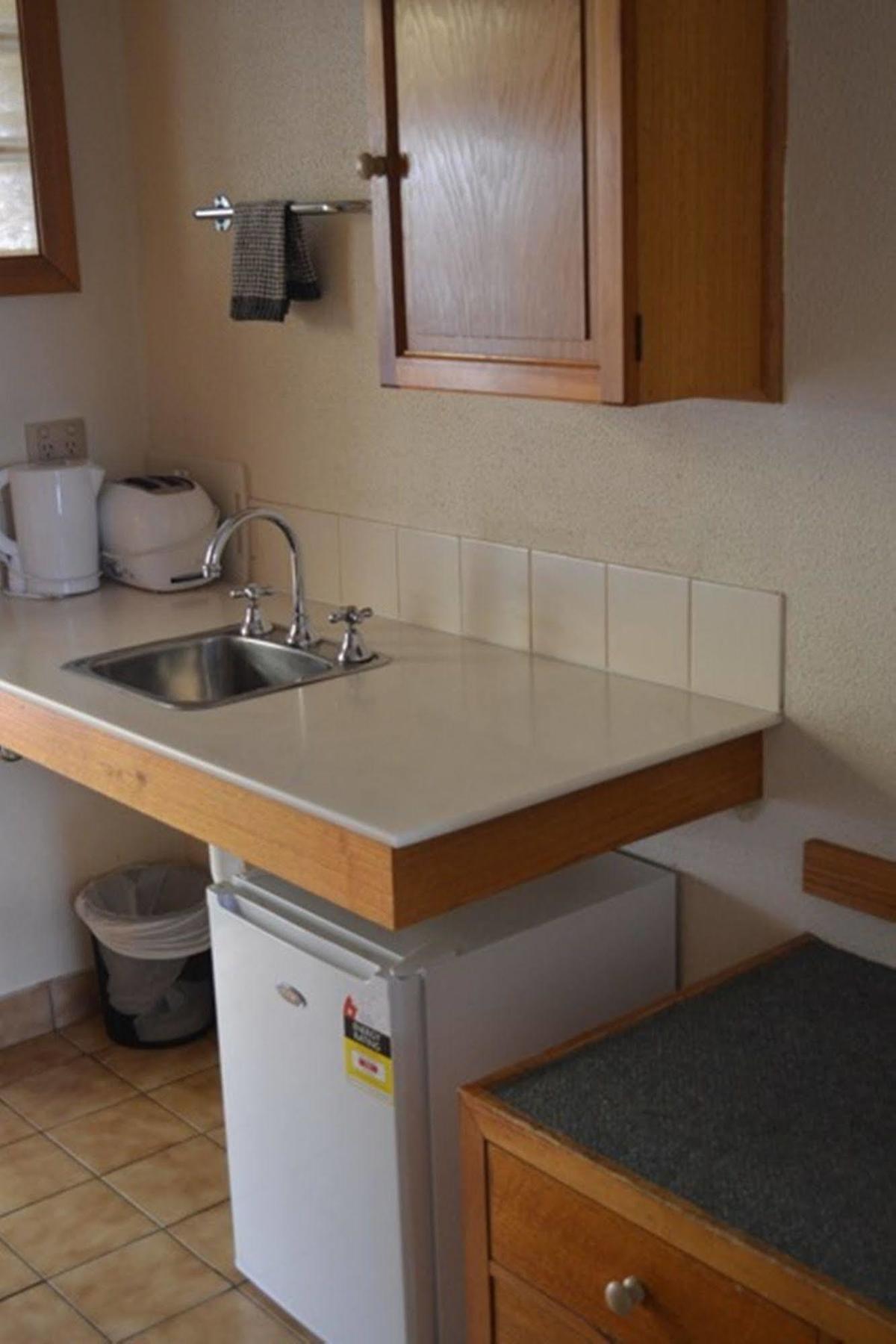 Elm Court Motel Албъри Екстериор снимка